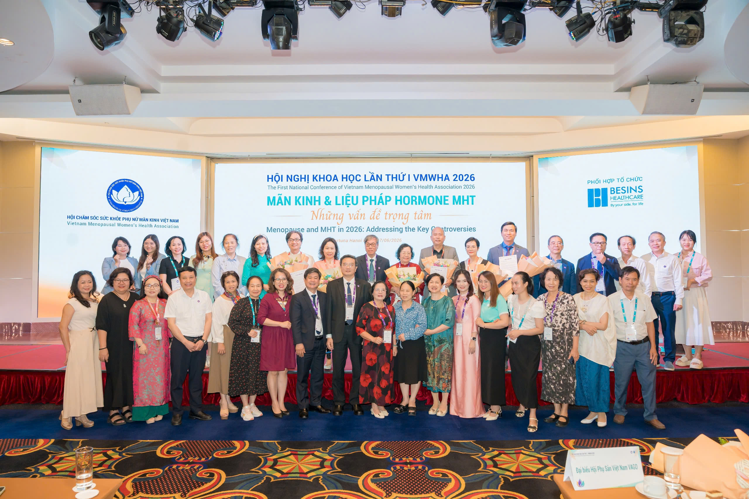 ĐẠI HỘI VÀ HỘI NGHỊ KHOA HỌC LẦN THỨ I: DẤU MỐC QUAN TRỌNG TRONG CHĂM SÓC SỨC KHỎE PHỤ NỮ MÃN KINH VIỆT NAM 